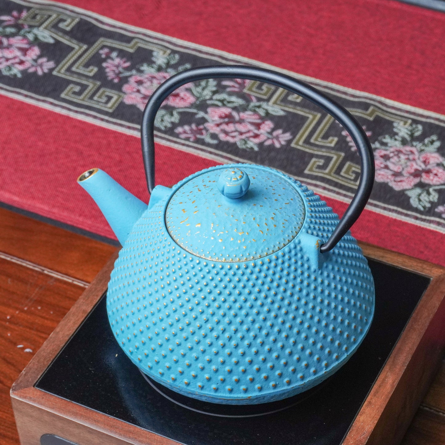 Blue & Gold Dotted Cast Iron Teapot | Removable Infuser for Easy Brewing