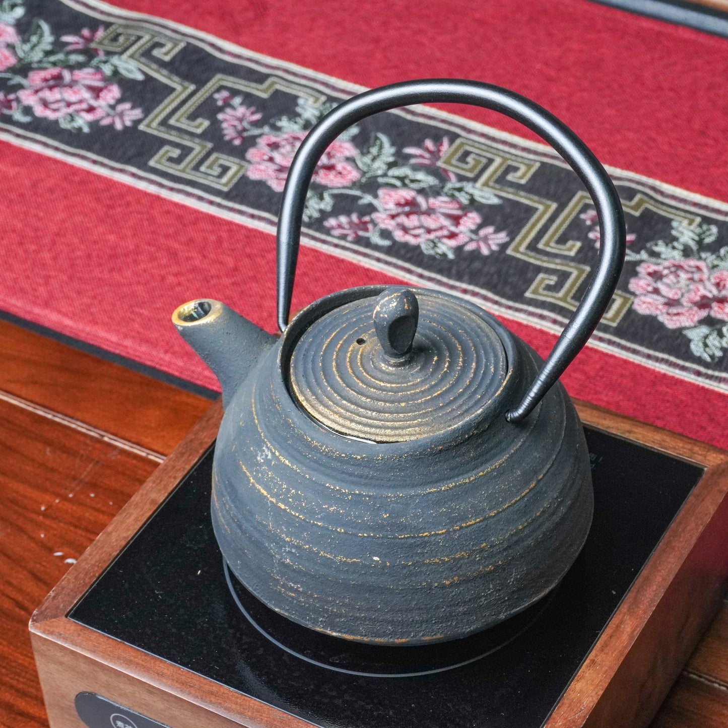 Black & Gold Cast Iron Teapot | Ancient Charm with Handcrafted Soul