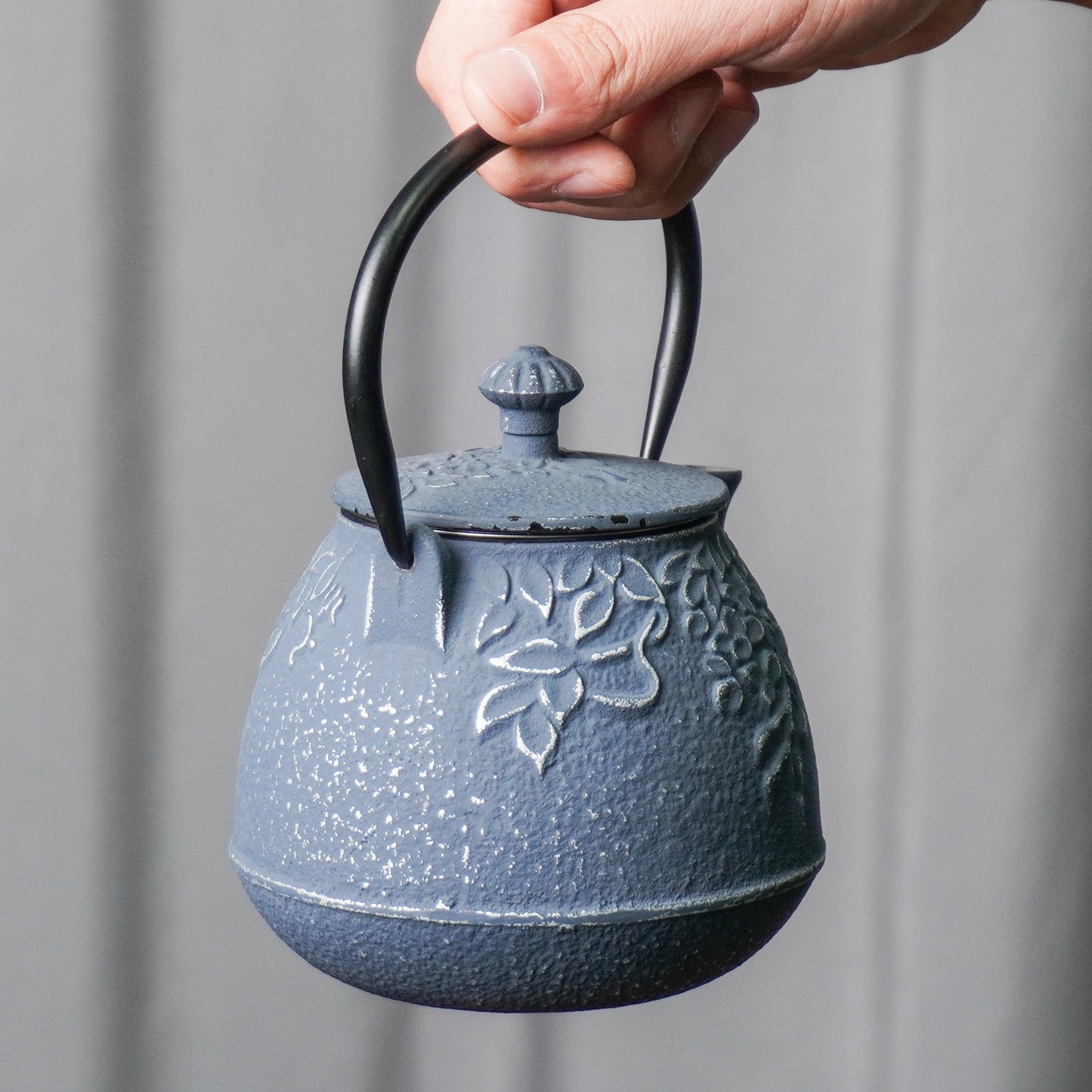 Minimalist Zen Cast Iron Teapot | Handcrafted Insulated Teaware
