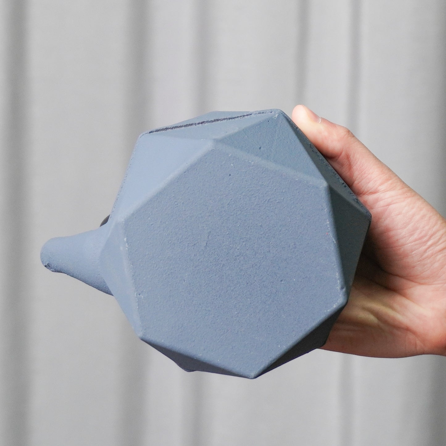 Geometric Cast Iron Teapot: Sleek Gray Design + Heat-Locking for Perfect Tea