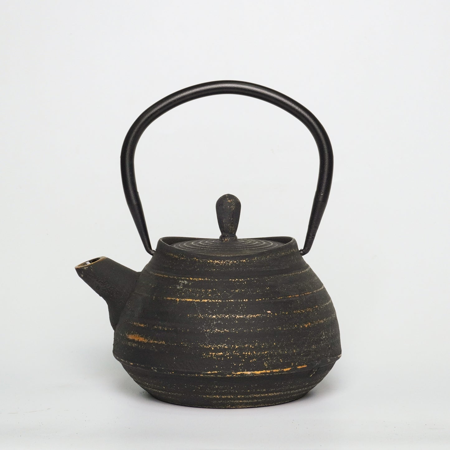 Black & Gold Cast Iron Teapot | Ancient Charm with Handcrafted Soul